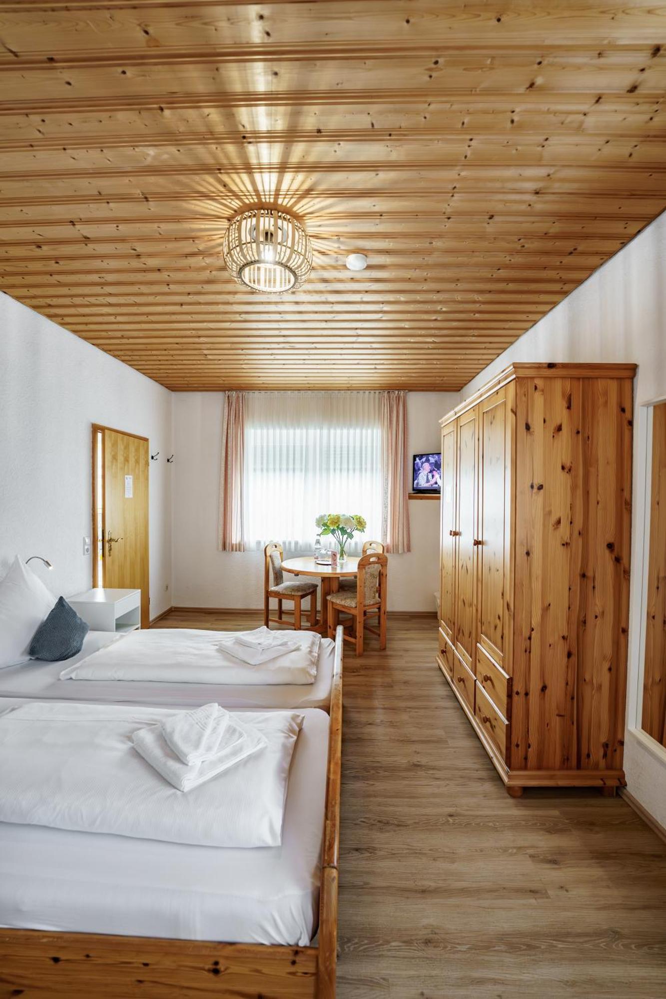 Landgasthof Ochsen Neresheim Екстериор снимка