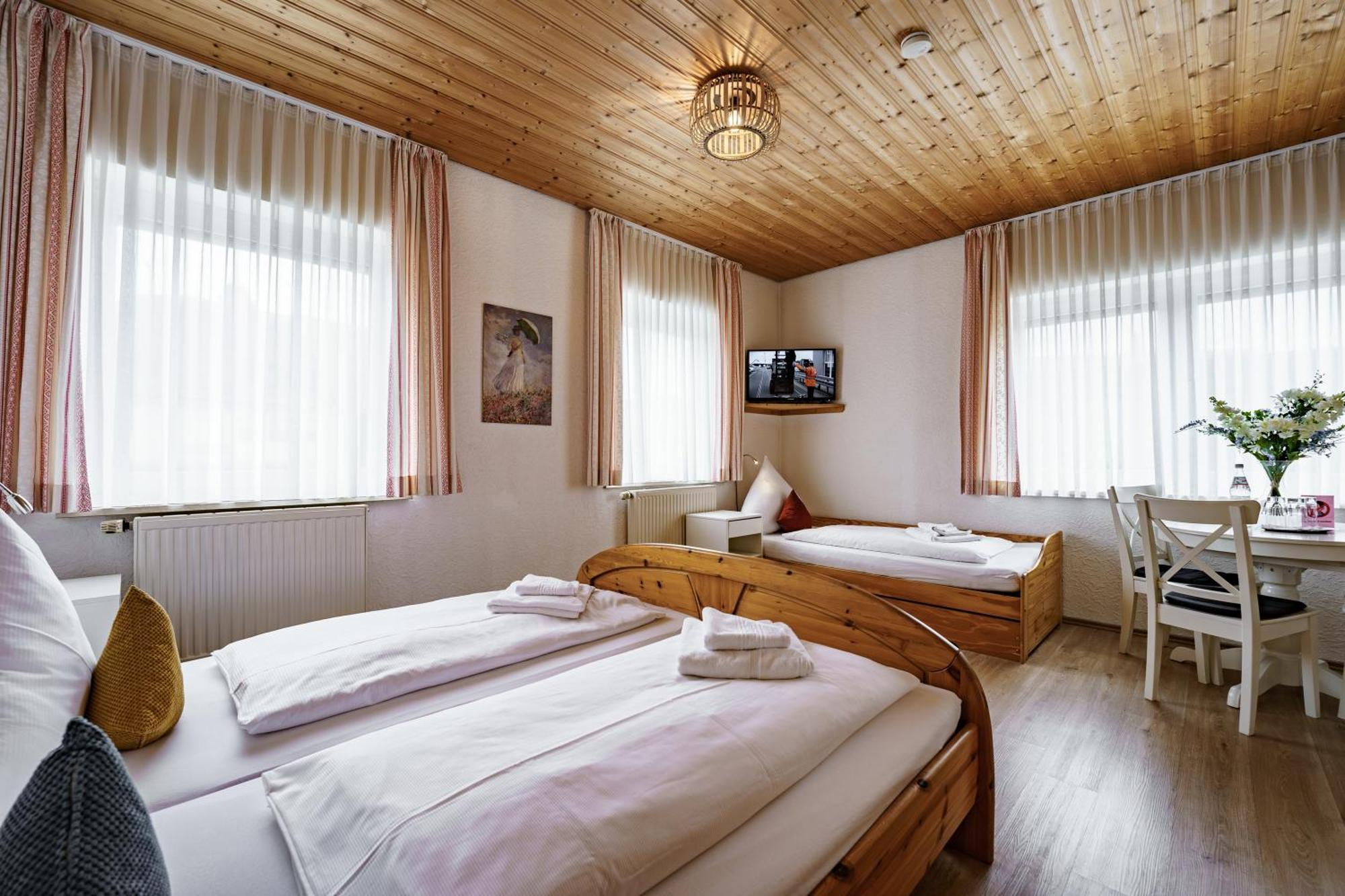 Landgasthof Ochsen Neresheim Екстериор снимка